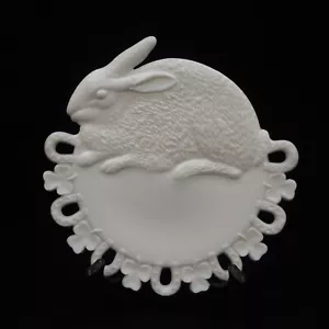 Weißes Milchglas 7,5" LUCKY BUNNY RABBIT TELLER Westmoreland Summit Kunstglas - Bild 1 von 12