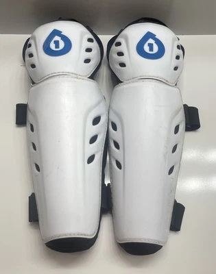 瓦伦西亚体育集团 SixSixOne 18 英寸自行车护膝护膝 - 白色和蓝色 — 第 1/4 张图片