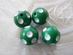 GRÜN 20 mm Tupfen Perlen Grob Kaugummi Perlen Kaugummiball 4 Stück - Bild 1 von 2