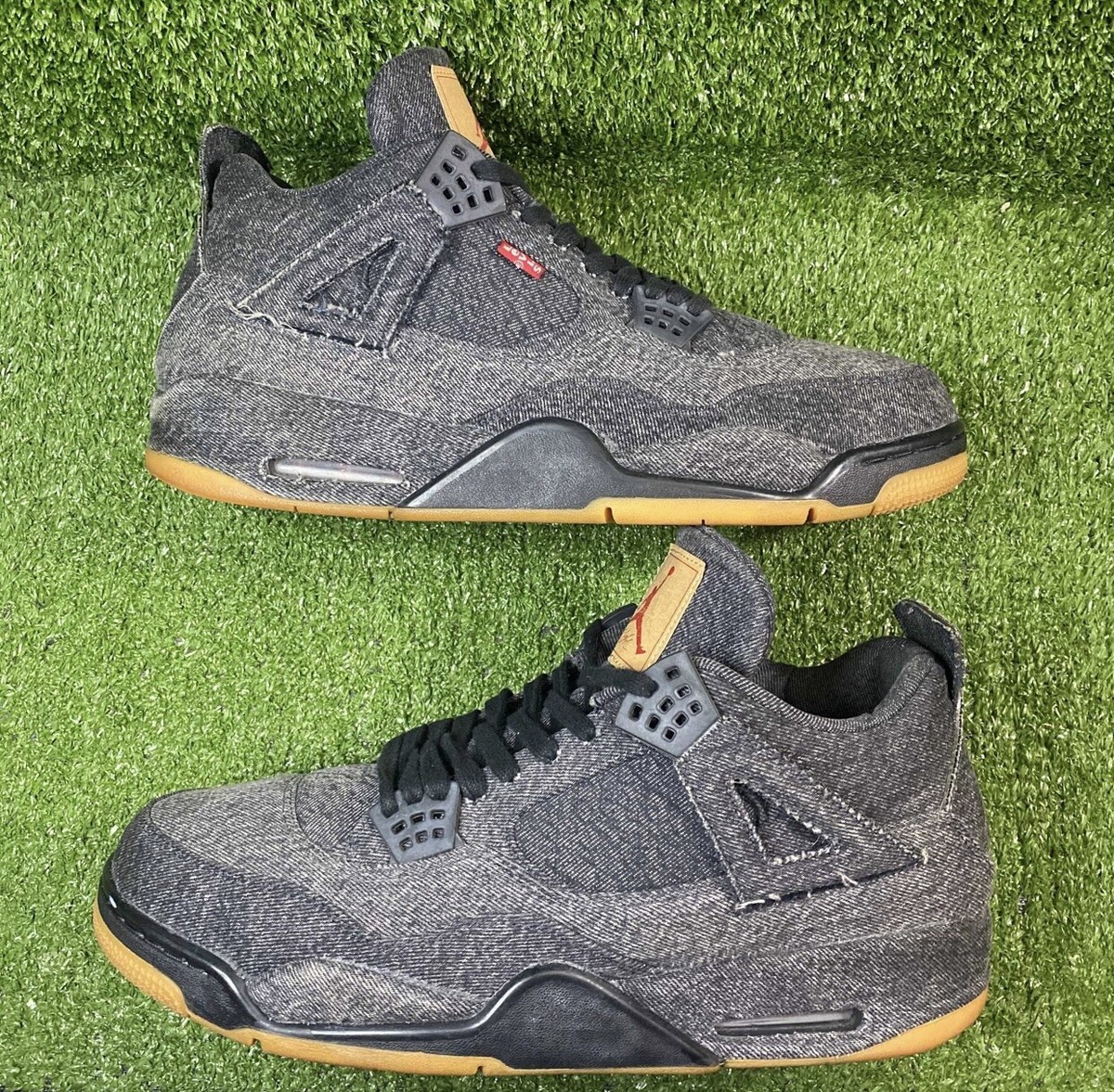 Levi's x Air Jordan 4 Retro Black Denim for Sale Levi's x Air Jordan 4 Retro Black Denim for Sale