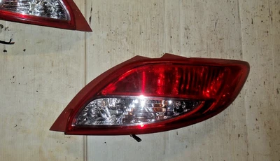 Mazda 2011 12 13 2014 2 luces traseras laterales derecho pasajero montaje luz trasera Foto 1 de 2