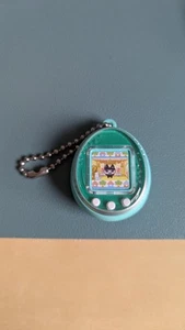 Mini Dije Juguete Tamagotchi Accesorio Decoración Verde Cian Mercancía - Imagen 1 de 3