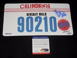 TORI SPELLING AUTOGRAPHED LICENSE PLATE (BEVERLY HILLS 90210) - PSA DNA! - Picture 1 of 2