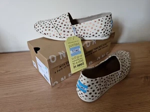 New In Box Women's Toms Rose Gold Natural Canvas Dots Slip On Flats Size UK 6 - Picture 1 of 7