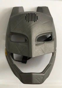 2015 DC Comics Batman Talking Voice Changer Mask with Lights and Sounds DHY31 - Picture 1 of 9