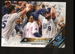 Topps Holiday Metallic Snowflake 2016 #HMW165 - Mike Moustakas 16-994 - Imagen 1 de 2