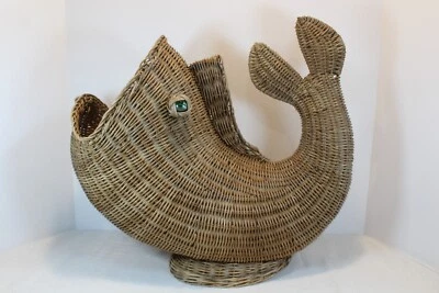 Винтажная плетеная большая корзина из ротанга с широким ртом и рыбьими стеклянными/мраморными глазами морская каюта - Изображение 1 из 4