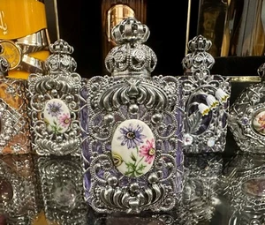 Handcrafted Butter Perfume Bottle in Purple Glass adorned with Metallic Braiding - Bild 1 von 6