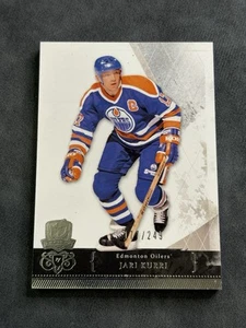 Jari Kurri 2010-11 UD The Cup Silver Base /249 Oilers Legend HOF #57 - Bild 1 von 3