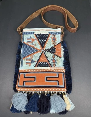 Bolso Bandolera Free People Azul Boho Estampado Azteca Bordado Flecos Correa Cuero Foto 1 de 4