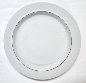 EUC Royal Copenhagen Blue Line 9 7/8" Dinner Plate #3070 Gray Denmark - Picture 1 of 5