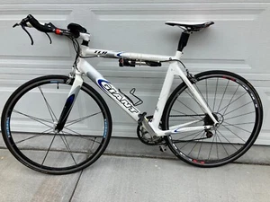 TCR Giant Aero Triathlon TT Bicycle - Picture 1 of 13