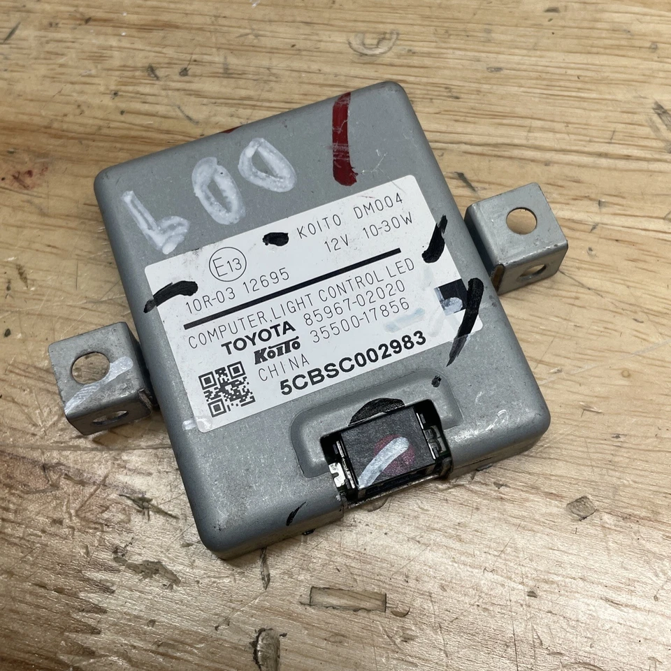 OEM 2014-2017 TOYOTA COROLLA CAMRY LEXUS IS250 COMPUTER LIGHT CONTROL LED Foto 1 de 4