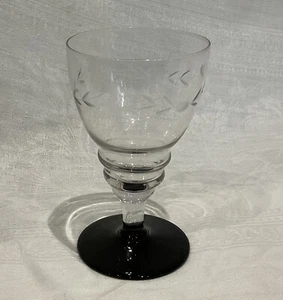 FRENCH VINTAGE ART DECO ETCHED GLASS DRINK BAR WINE SHERRY APÉRITIF BLACK BASE - Picture 1 of 12