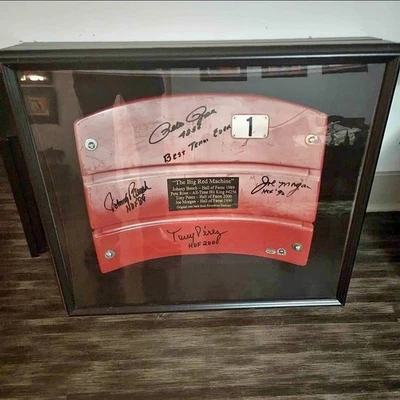 Asiento trasero de estadio autografiado por los Rojos de Cincinnati Riverfront Rose Bench Morgan Pérez Foto 1 de 2