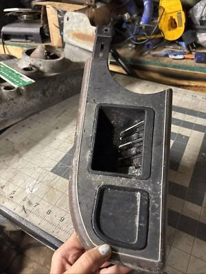 Отделка ободка приборной панели 1989 Ford F-150 #E7TB-15046B32-AB - Изображение 1 из 3