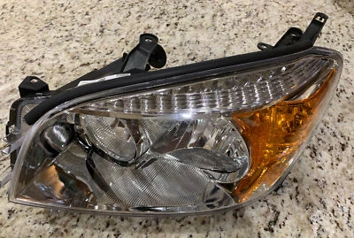 Se adapta a TOYOTA RAV4 2006-2008 Faro Lado Izquierdo 81170-42331 Lámpara Coche Automático Foto 1 de 4