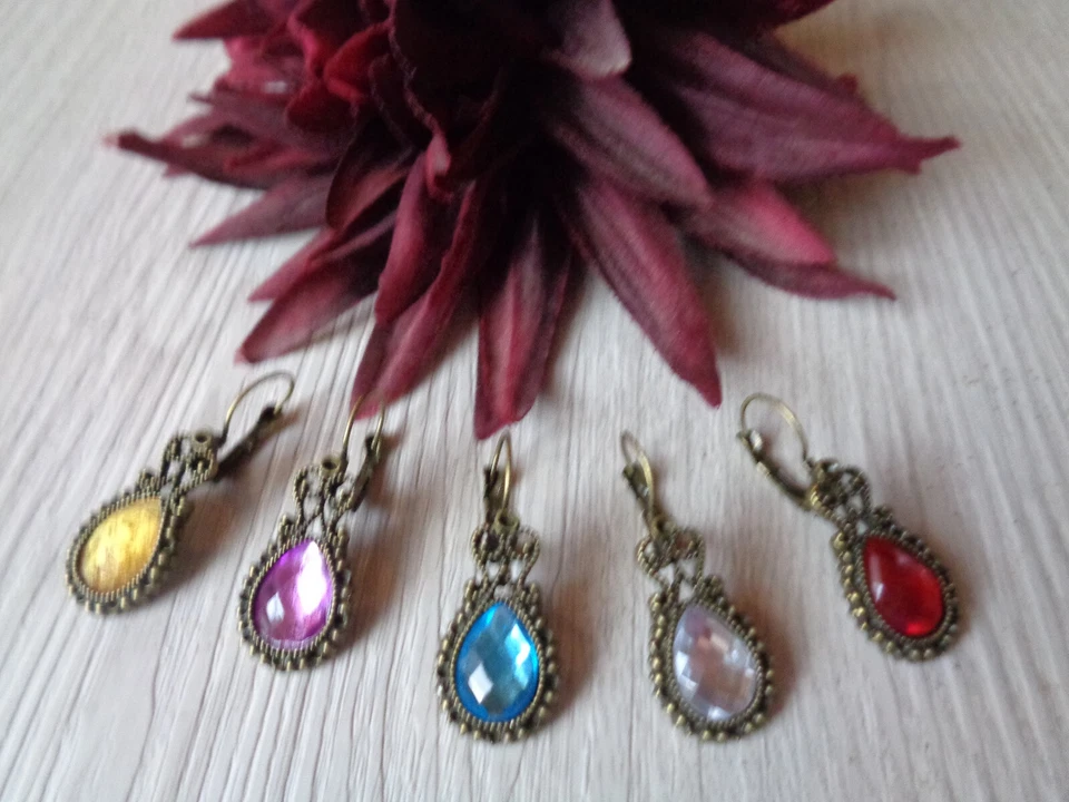 Ohrbrisuren "Vintage" bronze mit Tropfencabochon  5 verschiedene Varianten - Bild 1 von 1