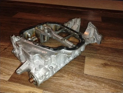 Nissan Altima 2008 cárter de aceite superior cárter de aceite Foto 1 de 3