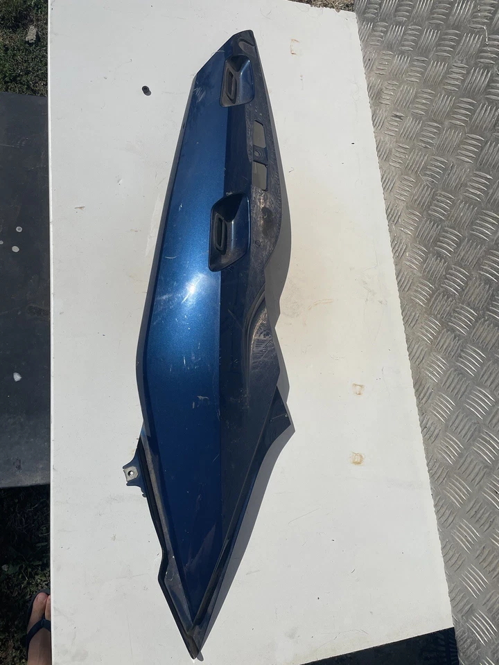 Coque arrière Droite pour moto BMW R 1200 RT 2005 à 2009 - Photo 1/1