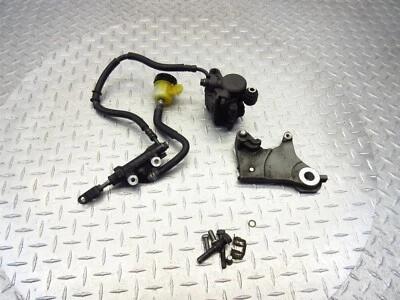 Yamaha FZ6 FZ6R 2009 07-09 OEM pinza de freno trasera soporte de cilindro maestro Foto 1 de 4