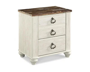 Comodino 2 cassetti con USB Signature Design by Ashley Willowton Farmhouse - Foto 1 di 5