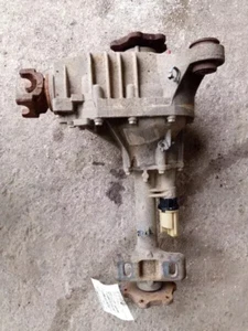 2000-2006 Chevy Suburban 1500 Front Axle Differential Carrier 4.10 Ratio - Picture 1 of 12