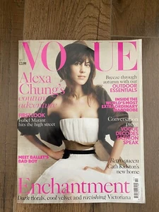 VOGUE UK BRITISH MAGAZINE octobre 2013, Alex Chung's Couture Adventure. - Photo 1/4
