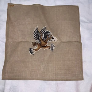 Vtg University of Iowa Hawkeyes Mascot Wool Madeira Needlepoint Wall Art Canvas - Picture 1 of 8