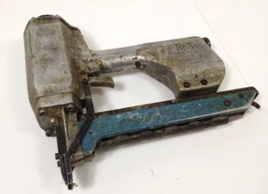 BeA 14/50-16011 Druckluftnagler Klammergerät Tacker max. 8 atü, 120 psi - Picture 1 of 6