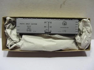 Accurail HO Scale P.G.E. 40' Holz Kühlwagen Kit 4834 - Bild 1 von 3