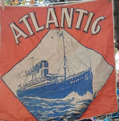 Funda de Almohada Diseño Legacy Kelly O'Neal Gráfico Barco Atlántico 18"x19" Hecha en EE. UU. Foto 1 de 4