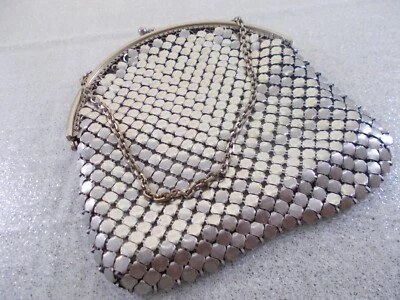 复古 1950 年代小号银色网眼晚装钱包带链条 — 第 1/4 张图片