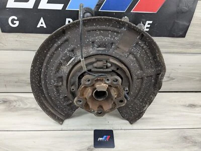 Conjunto de nudillo de cubo de rueda trasera izquierda 15-20 OEM BMW M2 M3 F80 M4 F82 F83 Foto 1 de 4