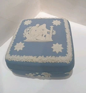 Wedgwood Blue Jasperware Square Trinket Pill Box 1975 England - Picture 1 of 10