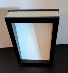 Schwarz und Silber Doppelseitiger Bilderrahmen 6x4,5 Glasöffnung 5,5x3,5 - Bild 1 von 4