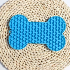 lick mat/slowfeeder mat for dogs and small animals - Picture 1 of 3