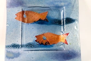 Vintage Schmelzglas Kupfer Fisch Quadratisch Platte Kunstglas - Bild 1 von 4
