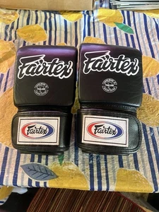 FAIRTEX MUAY THAI KICK BOXING GLOVES TGO3 BLACK OPEN THUMB BAG GLOVE MMA Medium - Picture 1 of 4