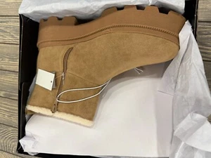 Hellbraune Damen-Wildlederstiefeletten mit Lammfellimitatfutter & Sohle - Bild 1 von 8