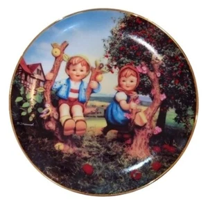 Danbury Mint M J Hummel Apple Tree Boy and Girl Plate Little Companions 1992 - Picture 1 of 7