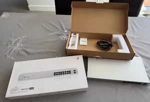 Commutateur Gigabit Ubiquiti Networks UniFi Managed PoE+ 16 ports (US-16-150W) - Photo 1/5