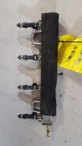 FUEL RAIL W/ INJECTORS 2.5L Fits 2009-2012 FORD ESCAPE - Picture 1 of 1