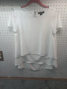 WHITE HOUSE BLACK MARKET WOMENS SIZE 2 WHITE TOP - Picture 1 of 8