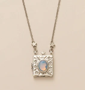 Starburst star opal locket - Picture 1 of 2