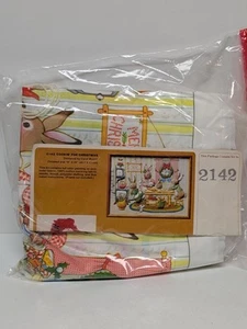 Vintage Christmas Embroidery Creative Circle Printed Fabric 1982 Kitschy no 2142 - Picture 1 of 6