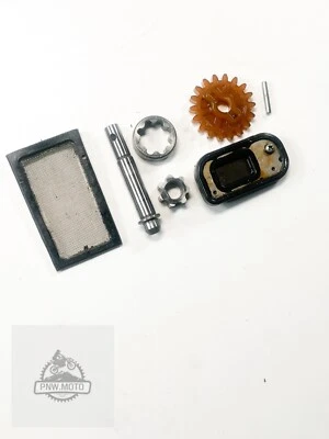 2005 HONDA CRF250R CRF 250R OEM OIL PUMP GEAR ASSY 04-09 - Image 1 of 3