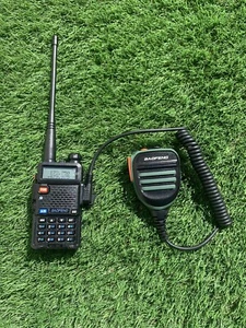Walkie-Talkie Radio Baofeng UV5R & Speaker Mic Submersible & Programmed UHF VHF - Zdjęcie 1 z 8