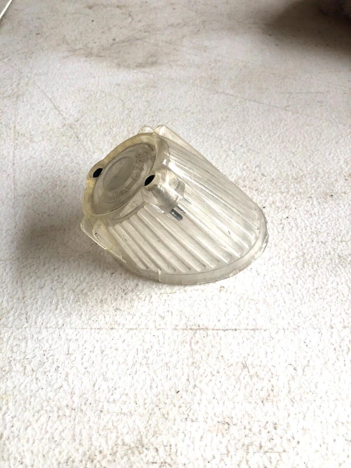 Classic Renault Front Light Indicator Lenses PK 6726 - Image 1 of 4