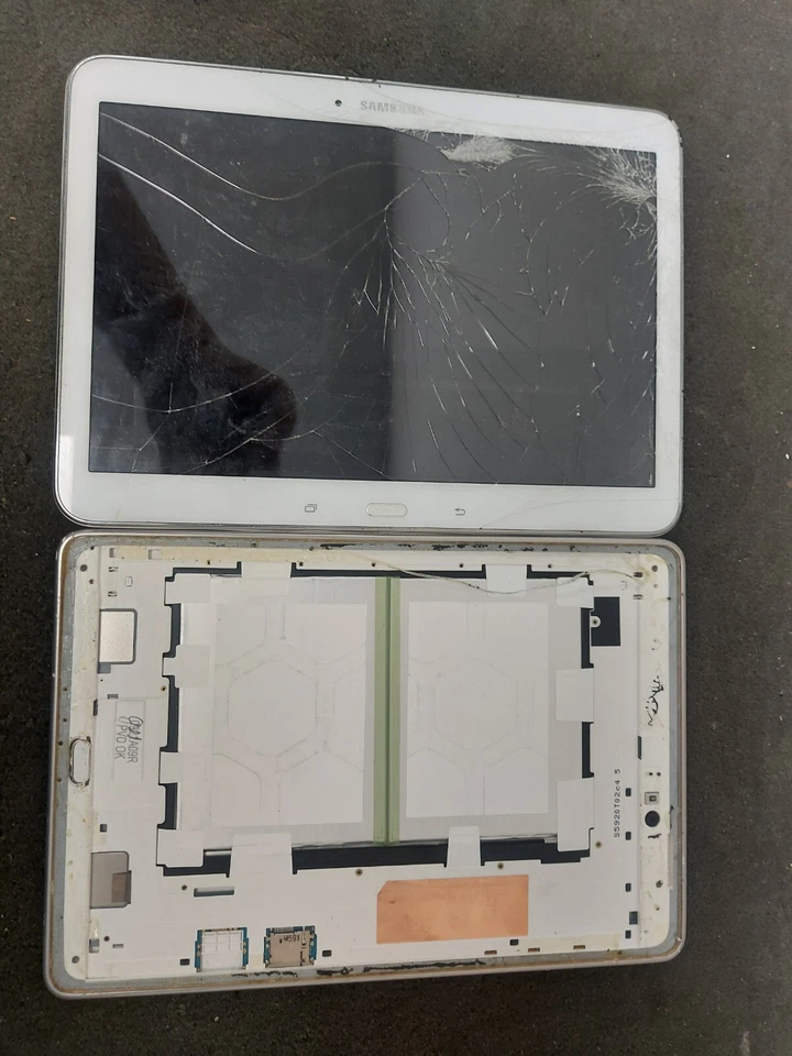 2X Samsung Tablet JobLot Bundle (Damaged/Faulty) For Parts Only — Untested — #22 - Image 1 of 4